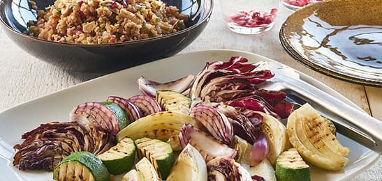 Recept van het Voedingscentrum: Frisse bulgursalade met gegrilde groentespies