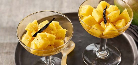 Recept van het Voedingscentrum: Mango met vanillesiroop