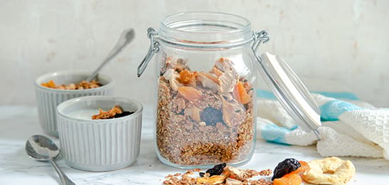 Recept van het Voedingscentrum: Granola met gedroogd fruit