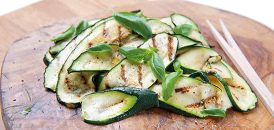 Recept van het Voedingscentrum: Geroosterde courgette met hamlapje en aardappelen