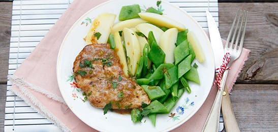 Recept van het Voedingscentrum: Schnitzel met limoenjus, snijbonen en aardappelen