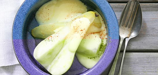 Recept van het Voedingscentrum: Kaneelperen met vla