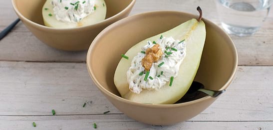 Recept van het Voedingscentrum: Kruidig gevulde peer met walnoten
