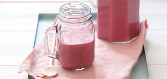 Recept van het Voedingscentrum: Bosvruchten yoghurtshake