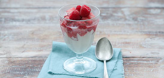 Recept van het Voedingscentrum: Yoghurt met frambozencompote