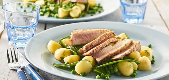 Recept van het Voedingscentrum: Salade met gemarineerde tonijn