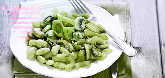 Recept van het Voedingscentrum: Witte bonen met mosterd-groentesaus