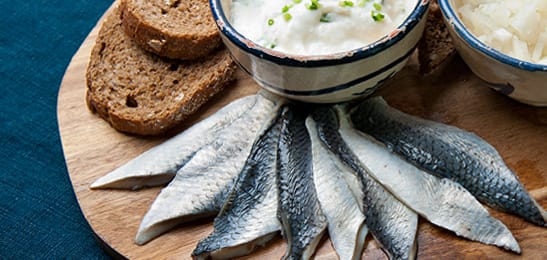 Recept van het Voedingscentrum: Haring met mierikswortelsaus
